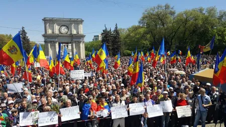 Protest la Chişinău. Platforma civică DREPTATE şi ADEVĂR, împiedicată de poliţişti şi transportatori să ajungă la miting