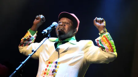 Cântăreţul Papa Wemba, o legendă a muzicii africane, a murit pe scenă, la vârsta de 66 de ani