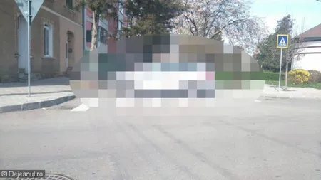 Parcarea anului a fost făcută în DEJ. Nu s-a văzut şofer mai nesimţit FOTO