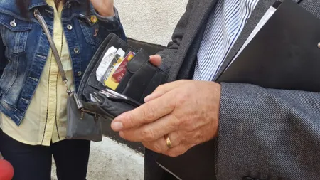 Inspector de la Protecţia Consumatorului, jefuit în piaţă. A rămas fără portofel în timpul controlului