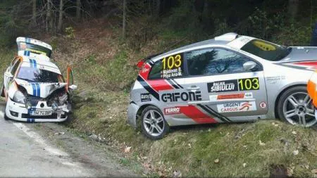 Accident la Raliul Sibiului. Două maşini s-au ciocnit pe proba specială de noapte