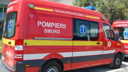 Accident pe DN1 la Săftica. Un microbuz în care se aflau copii a intrat într-un stâlp