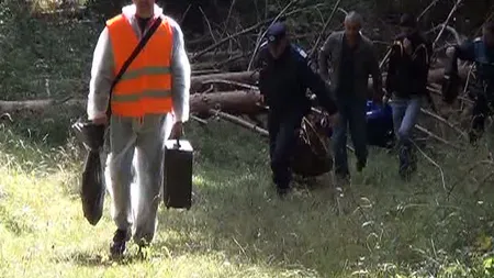 Un elev de 17 ani s-a spânzurat după ce a mers la mormântul tatălui