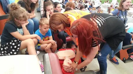 Peste 10.000 de oameni au participat, sâmbătă, pe Arena Naţională la cel mai mare curs de resuscitare