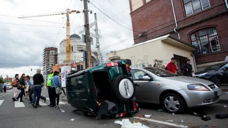 Accident GRAV în centrul Clujului. Două persoane au fost rănite