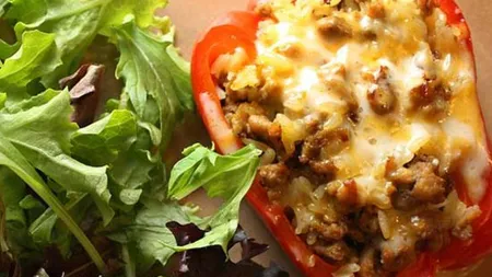Reţeta zilei: Ardei umpluţi cu carne de curcan
