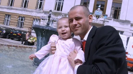 Un tată român, apel disperat după ce britanicii i-au luat copiii. Micuţii au fost daţi unui cuplu gay VIDEO