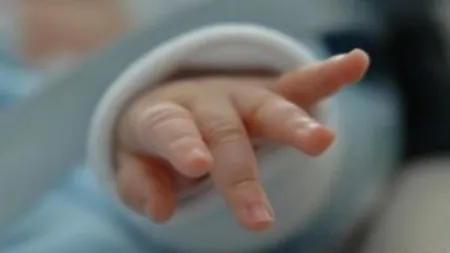 Un bebeluş a fost găsit într-o pungă de gunoi, pe un bulevard din Capitală