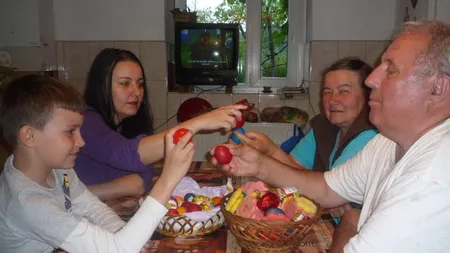 De ce ciocnim ouă roşii de Paşte, cum se ciocnesc şi ce PUTERI MIRACULOASE AU. Ai să rămâi surprins