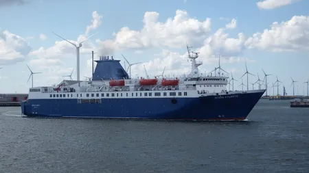 Un român ar fi căzut de la bordul unui feribot în Marea Britanie. Este căutat în Oceanul Atlantic