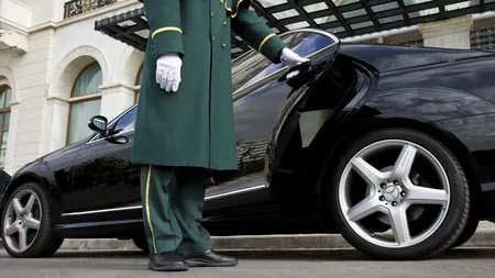 Angajări pe salarii de la 1.400 euro în Marea Britanie pentru români cu studii medii