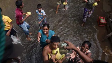Inundaţii devastatoare în Sri Lanka. Peste 80 de oameni şi-au pierdut viaţa