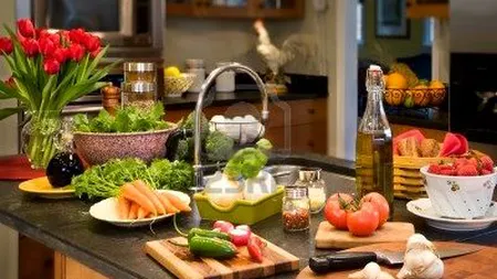 Cum să îţi organizezi bucătăria ca să mănânci sănătos