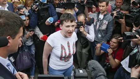 Femeia-pilot din Ucraina, Nadia Savcenko, a intrat ca deputat în Parlamentul de la Kiev