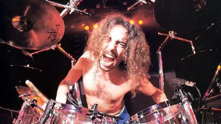 Nick Menza, fostul toboşar al trupei Megadeth, a murit în timpul unui concert