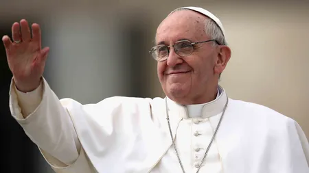 Papa Francisc, lăudat de preşedintele Comisiei Europene pentră că a primit mai mulţi refugiaţi decât unele ţări europene