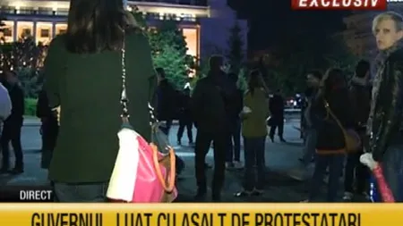 Sute de români au protestat în centrul Bucureştiului împotriva problemelor din sistemul sanitar