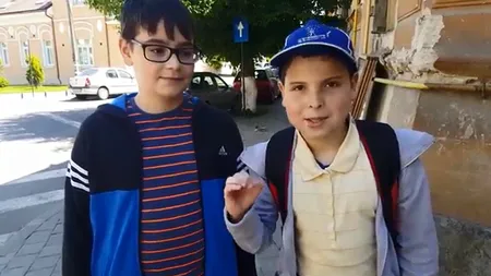 Doi puşti au găsit 800 de lei: 