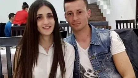 Părinţii a doi tineri morţi într-un accident rutier au transformat înmormântarea într-o nuntă