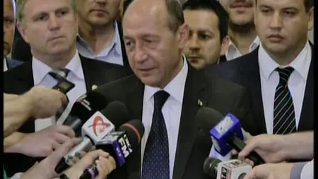 Băsescu: Negociem pentru formarea de majorităţi în consilii. Nu s-a dat o linie politică, cu PSD sau cu PNL