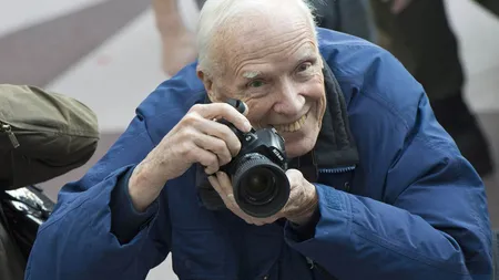 Celebrul fotograf de modă, Bill Cunningham, a murit la 87 de ani