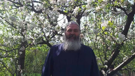 Parintele Calistrat a mai ţinut o predică devenită virală. Explicaţie halucinantă de ce creşte colesterolul VIDEO