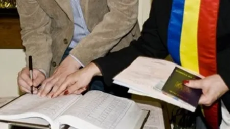 Funcţionar de la Starea Civilă a Sectorului 1, suspectat că ar fi falsificat mai multe certificate de naştere