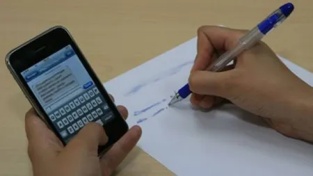 Un elev din Constanţa a fost eliminat de la examenul de Evaluare Naţională. Acesta a fost prins cu un telefon în clasă