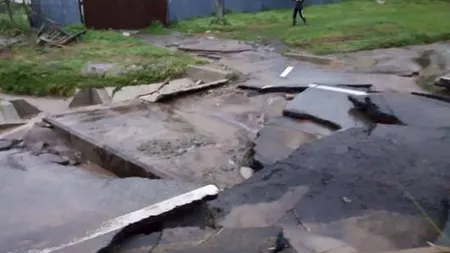 Drumul European 581, DISTRUS de o viitură puternică VIDEO
