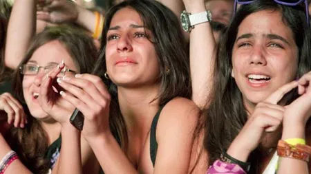 Solistul unei trupe rock a murit subit, înainte de concert. Fanii sunt în lacrimi