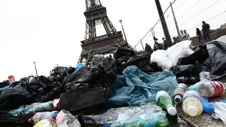 Franţa, în criză socială: Parisul este sufocat de gunoaie din cauza mişcărilor de protest