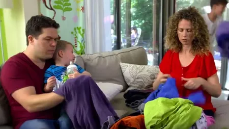 Te-ai săturat să calci şi să împachetezi haine? S-a inventat maşina care face treaba în locul tău VIDEO