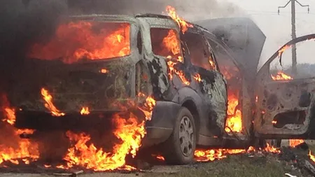 Maşină în flăcări pe autostrada Bucureşti - Ploieşti. Şoferul s-a salvat în ultima clipă