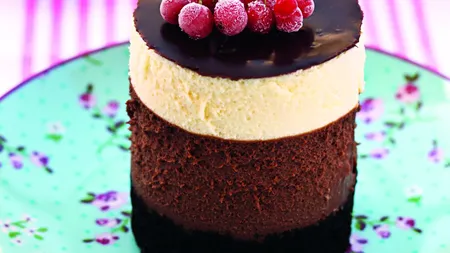 DESERTURL ZILEI: Minitorturi cu mousse de ciocolată şi vanilie
