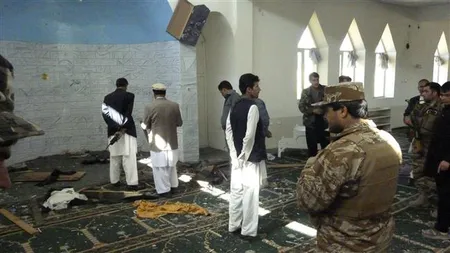 Explozie la o moschee din Afganistan. Trei persoane au murit şi 60 sunt rănite