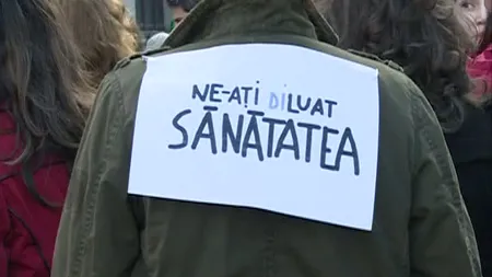 Carmen Uscatu, amendată cu 3.500 de lei pentru că a protestat cerând dreptul la viaţă în spitalele din România