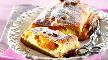 Prăjituri de sezon: Cel mai bun ştrudel cu caise