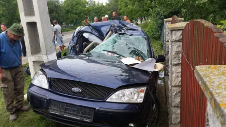 Sfârşit tragic la două zile după nuntă. O tânără de 19 ani a murit într-un grav accident de circulaţie