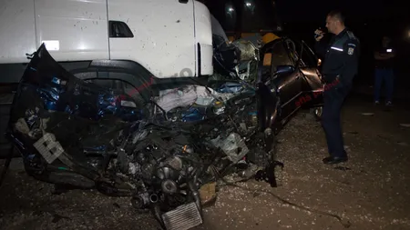 Tragedie de proporţii surprinsă de camerele de supraveghere. Doi tineri au murit într-un accident rutier VIDEO