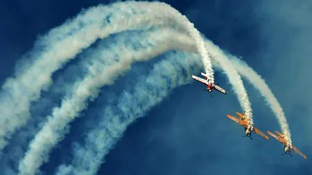 Show aviatic inedit pe aeroportul din Tuzla. Mii de persoane sunt aşteptate la spectacolul Aeromania