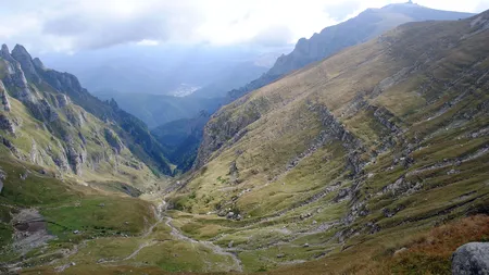 O femeie, căutată de jandarmi şi ISU după ce a plecat pe munte în Bucegi şi nu s-a mai întors