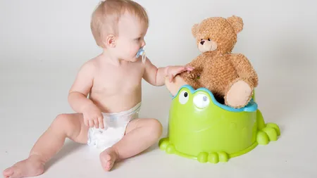 Pregătirea copilului pentru oliţă. Vezi câţiva paşi pe care trebuie să-i urmezi