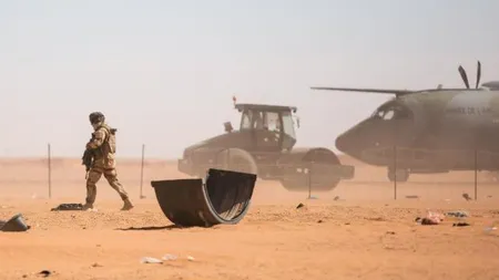 Trei soldaţi francezi au fost ucişi în Libia. Elicopterul în care se aflau a fost doborât de jihadişti