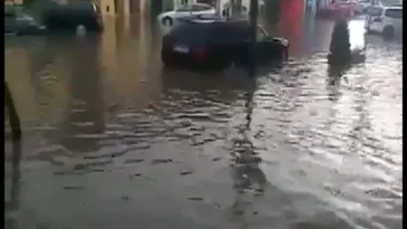 Dezastru după ploile puternice. Mai multe oraşe din ţară au fost inundate VIDEO