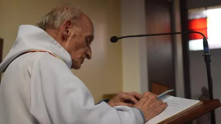 Jacques Hamel, preotul asasinat la Rouen, oficia în continuare, deşi era retras de 10 ani. L-au îngenuncheat şi au înregistrat crima