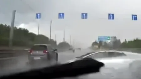 Maşină de lux, distrusă în doar 6 secunde pe autostradă. Momentul a fost surprins de o cameră de bord VIDEO