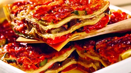 Reţeta zilei: Lasagna cu dovlecei şi roşii