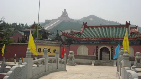 Opt morţi în China, după ce au căzut cu liftul. S-au prăbuşit în gol 18 etaje