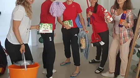 JO 2016: Scrimerele tricolore, aventuri prin Rio în căutare de mătură, mop, detergent, umeraşe sau cârlige de rufe