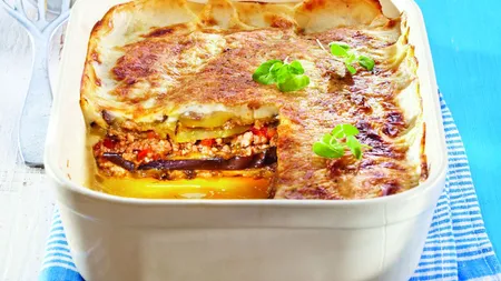 REŢETA ZILEI. Musaca din carne şi cartofi
